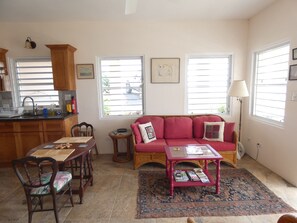Smart TV, DVD player, books, video library - Ocean View And Breezes, Quiet 1 Bedroom, 1 Bath Private Guest Cottage On 1 Acre (Christiansted)