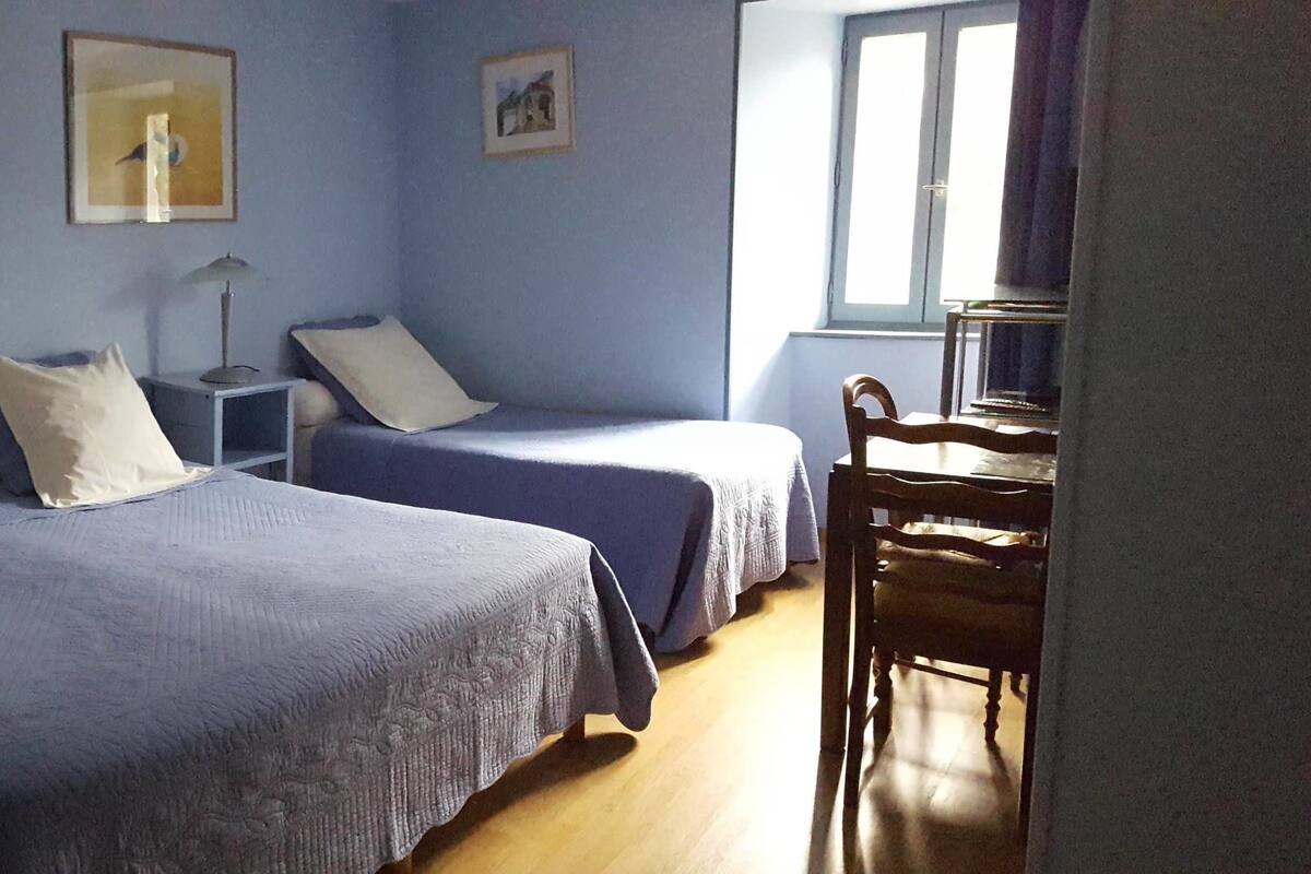 Triple Room, 3 Single Beds