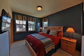 4 habitaciones, tabla de planchar con plancha, wifi y ropa de cama