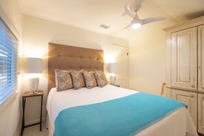 4 slaapkamers, een strijkplank/strijkijzer, gratis wifi, beddengoed