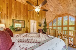 4 bedrooms, iron/ironing board, free WiFi, bed sheets - 4 BR w/ Hot Tub, Pool Table, Pool Access, WiFi, Big Deck + Free Dollywood Ticket (Sevierville)
