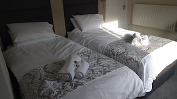 Iron/ironing board, WiFi, bed sheets