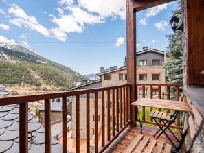 Leilighet, 2 soverom | Utsikt fra balkong