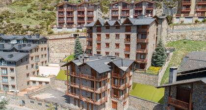 Esquirol Apartments