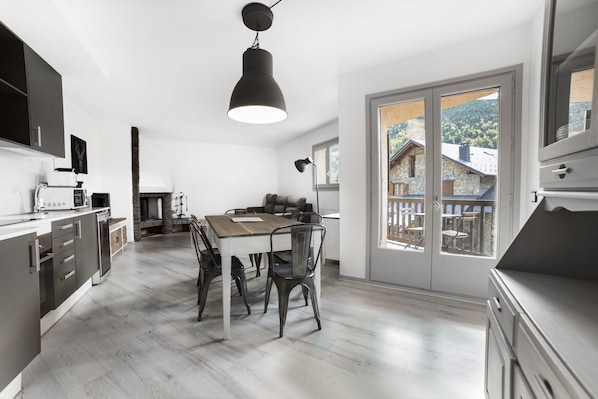 Apartment, 2 Bedrooms (Avet)