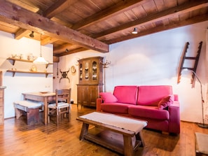 Casa, 1 quarto | Área de estar | TV de tela plana
