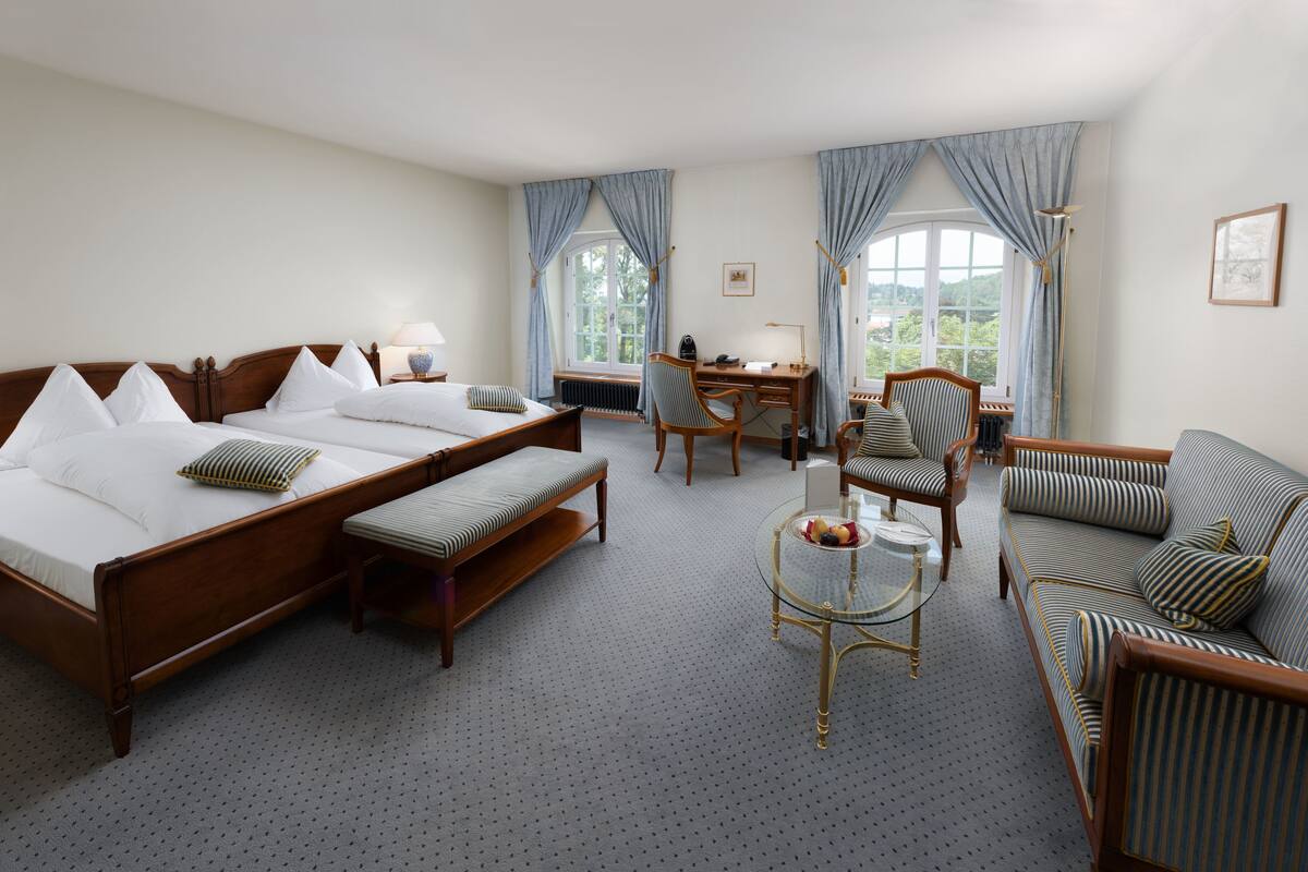 Hypo-allergenic bedding available, minibar (free items), in-room safe