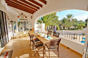 Outdoor dining - Paula-3 - holiday home with private swimming pool in Moraira (Moraira)
