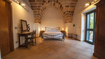 Chambre Double Standard, 1 grand lit, vue jardin | Wi-Fi gratuit, draps fournis