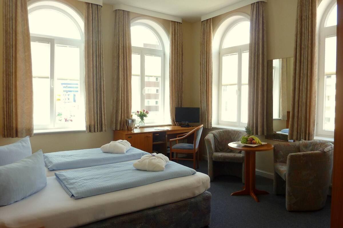 in-room safe, desk, free wifi, bed sheets