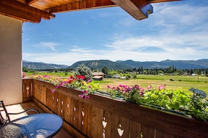 Suite, 1 Katil Ratu (Queen), Non Smoking (Schneewitchen) | Pemandangan dari bilik