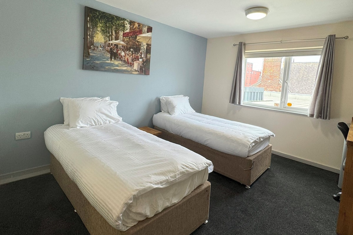 Desk, iron/ironing board (on request), WiFi (free), bed sheets