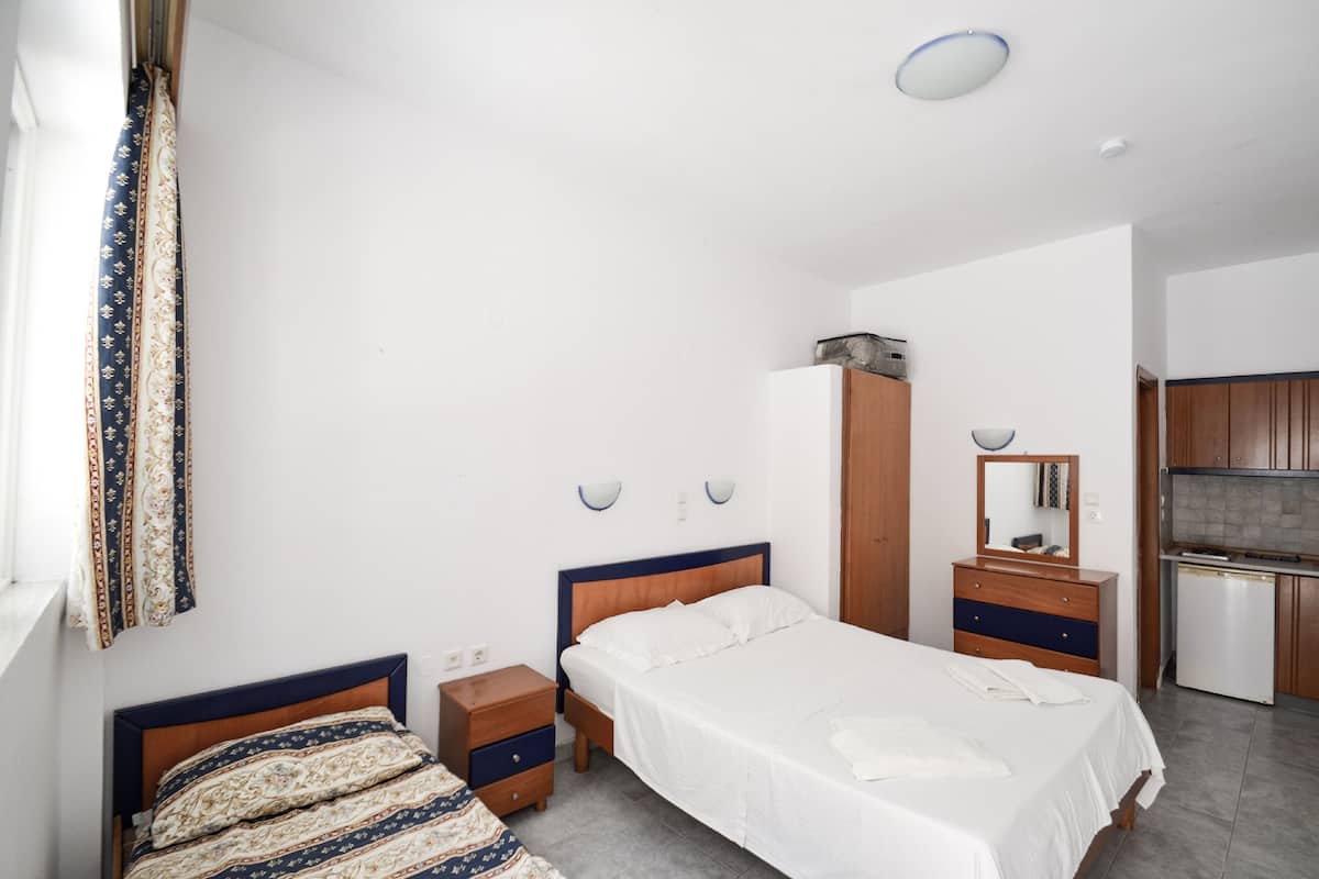 1 bedroom, blackout curtains, bed sheets