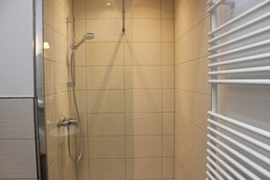 Appartement | Douche de la salle de bain
