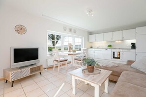 Unclassified image, 3 of 42, button