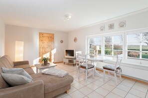 Unclassified image, 2 of 42, button