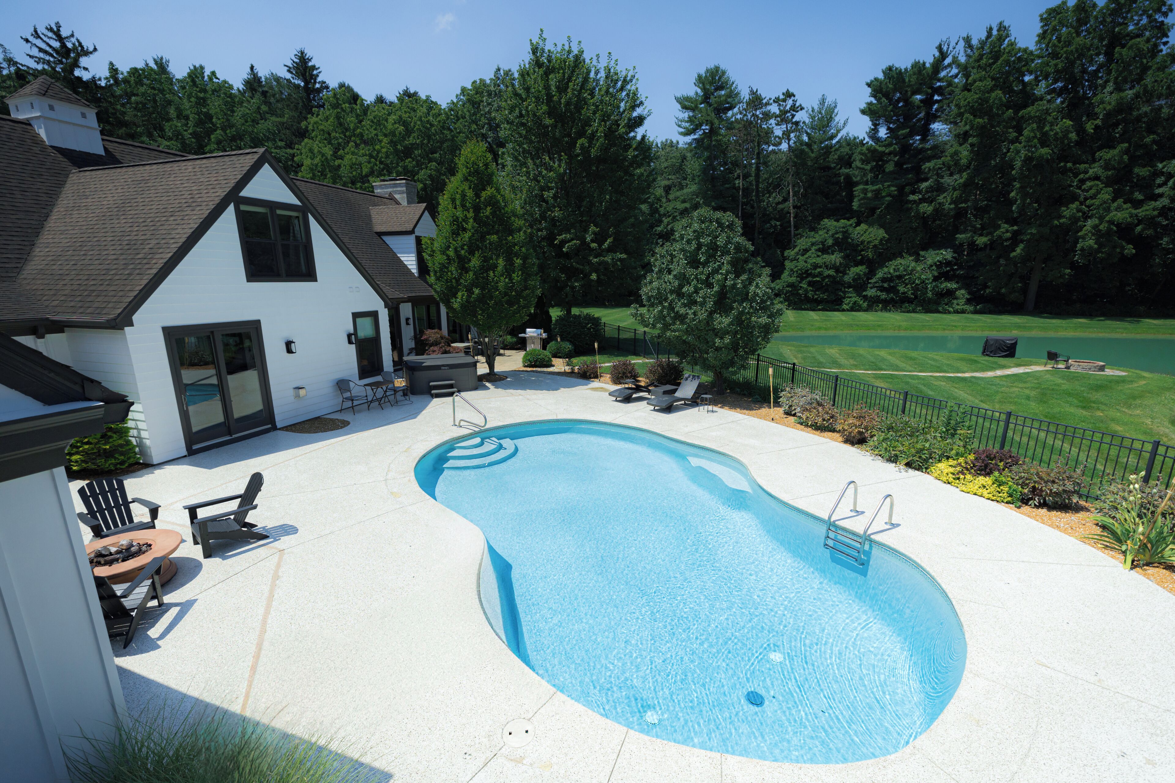 Apartment, 1 Queen Bed with Sofa bed, Non Smoking, Pool View | Terrace/patio