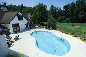 Apartment, 1 Queen Bed with Sofa bed, Non Smoking, Pool View | Terrace/patio