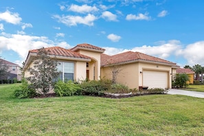 House, 5 Bedrooms, Private Pool (4 Bathrooms - SV63929) | Individually decorated, iron/ironing board, free WiFi, bed sheets - Davenport Homes in Solterra Rst by ADR (Davenport)