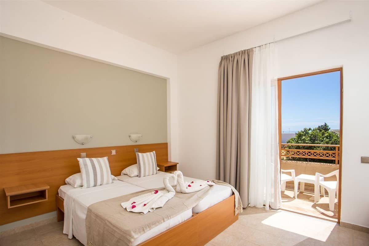 in-room safe, free wifi, bed sheets