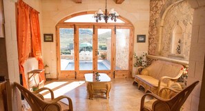 Comfort Villa, 5 Bedrooms | Living room - Country View (Ghasri)