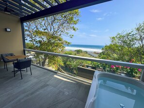 Two Queen Beds with Jacuzzi | Terrasse/gårdhave