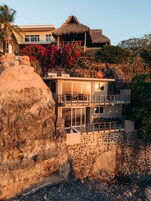 Fachada de la propiedad