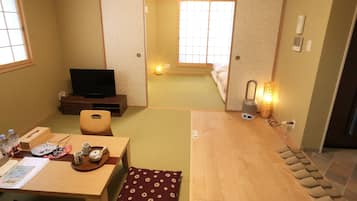 2 bedrooms, down comforters, individually decorated