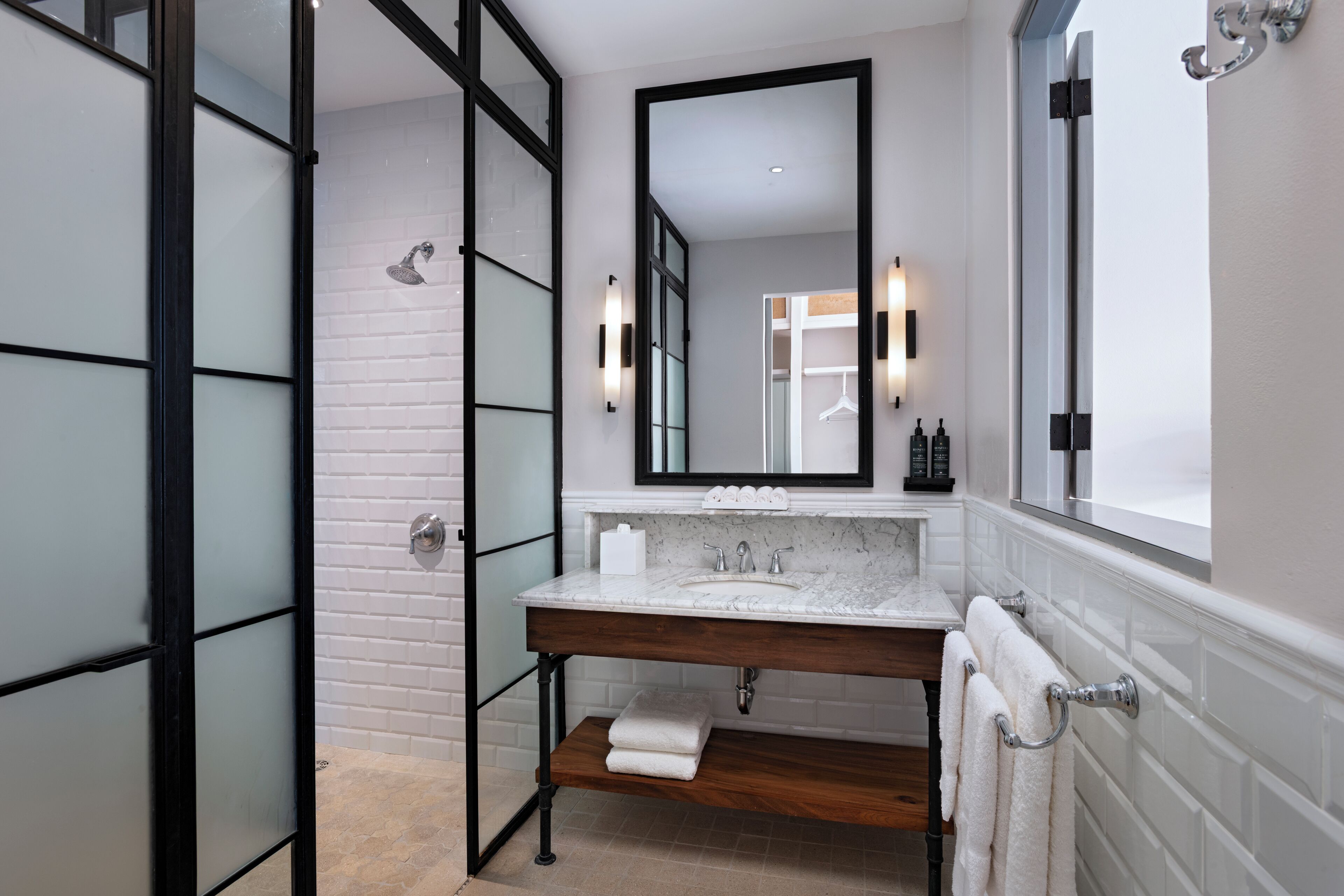 shower, rainfall showerhead, free toiletries, hair dryer