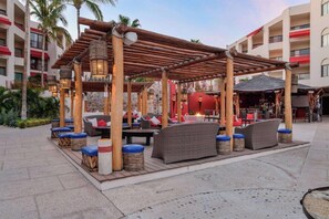 Outdoor dining - Royal Decameron Los Cabos Todo Incluido (San Jose del Cabo)