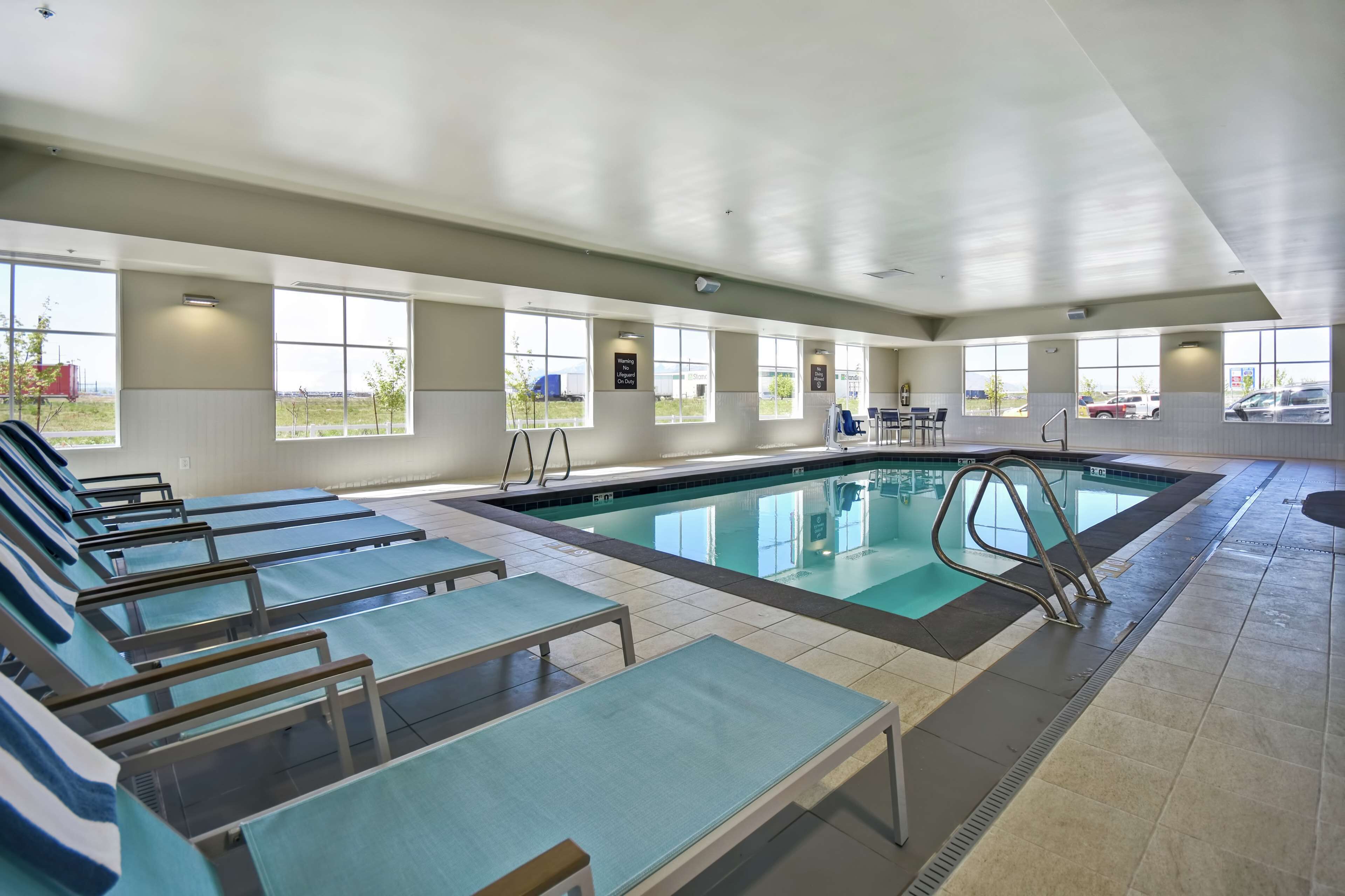 indoor pool, pool loungers