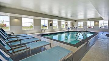 Innenpool, Liegestühle