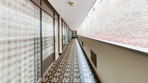 Hallway - OYO Townhouse Owensboro West (Owensboro)
