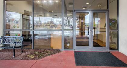 OYO Townhouse Owensboro West