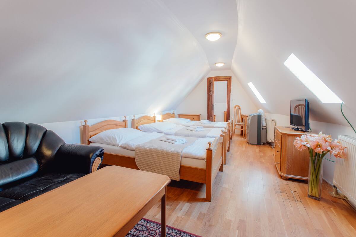Standard-Vierbettzimmer