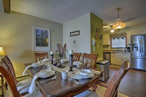 Apartment | Dining