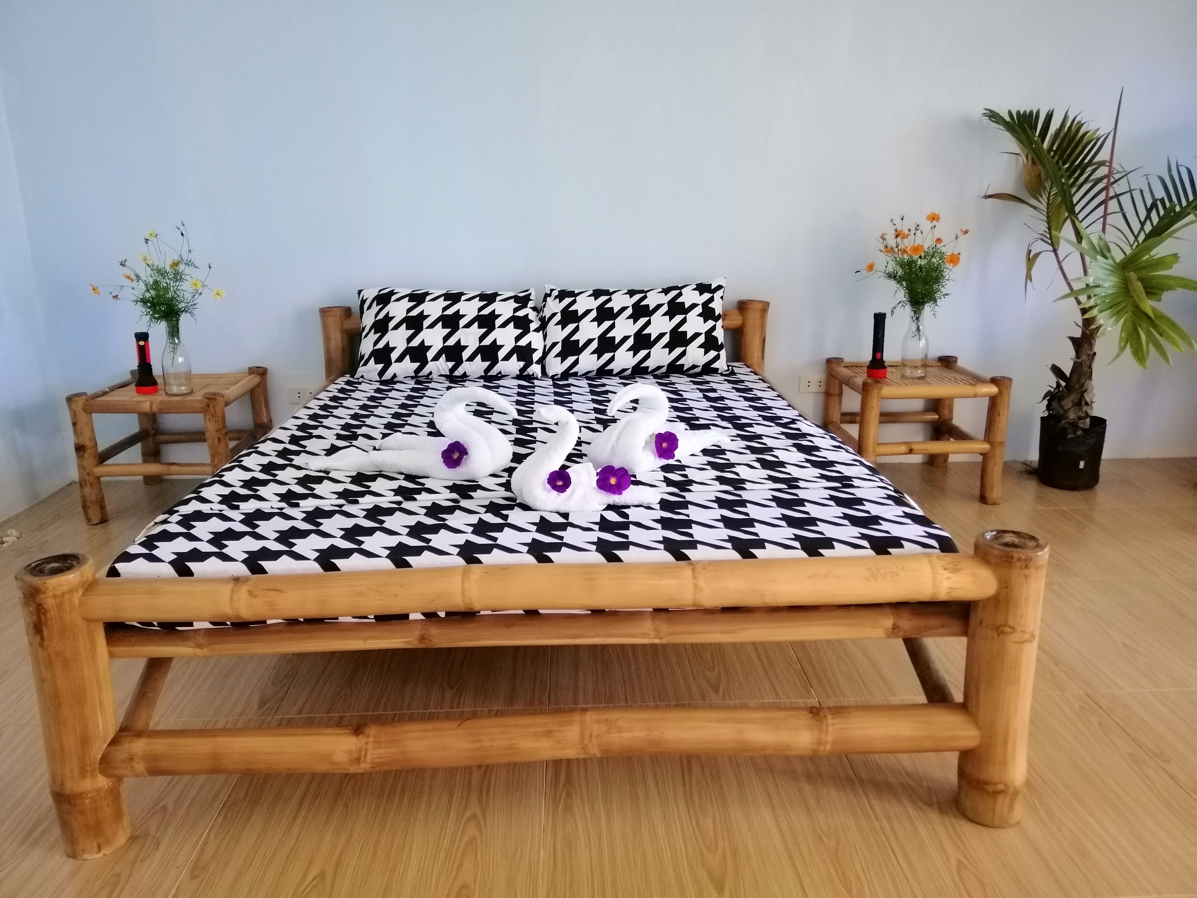 In-room safe, soundproofing, bed sheets