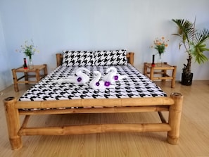 In-room safe, soundproofing, bed sheets