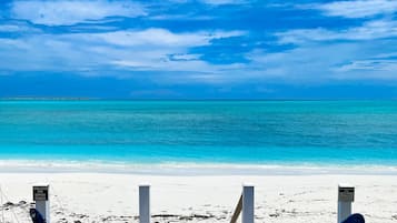 Am Strand, Liegestühle, Strandtücher