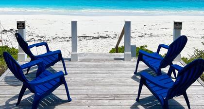 NEMO HOUSE-Luxury Beachfront on perfect Beach-Perfect for 4 couples / 2 families