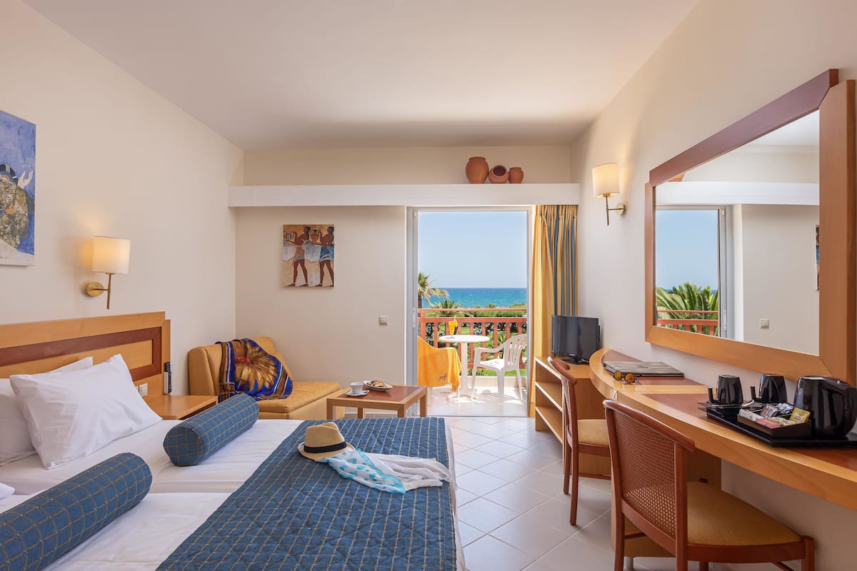 Superior Double Room, Sea View | Laptop workspace, free WiFi, bed sheets