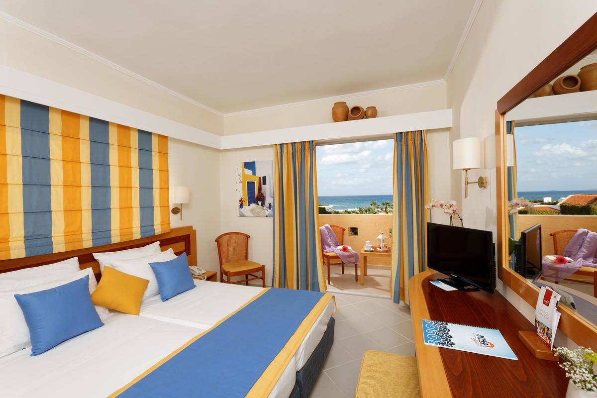 Laptop workspace, free WiFi, bed sheets