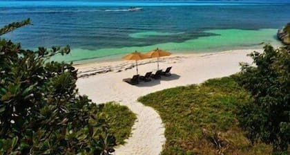 Genießen Sie Ihren eigenen Privatstrand in dieser erstaunlichen Luxusimmobilie am Strand !!!