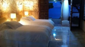 6 bedrooms, in-room safe, iron/ironing board, WiFi