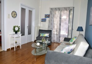 TV - The ideal house at the foot of Acropolis. (Athina)