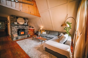Smart TV, chimenea, Netflix y Hulu 