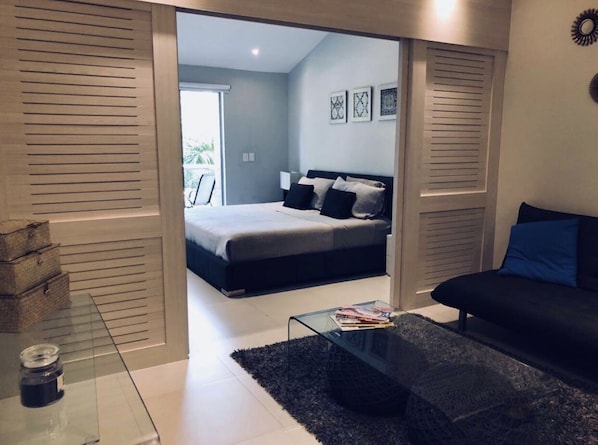 Studio Suite, Non Smoking | Living area
