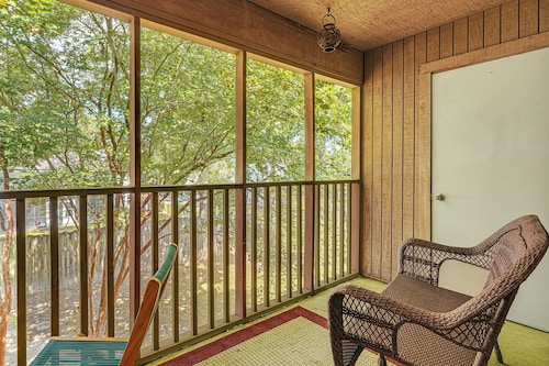 Mount Pleasant Condo - Near Charleston & Beaches!