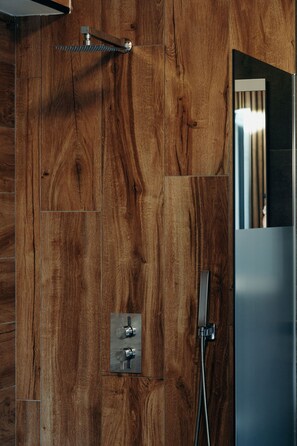 Quarto casal luxo, 1 cama King (CHAMBRE 6 WOLF) | Camas Select Comfort, frigobar, cofres nos quartos