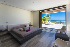 4 bedrooms, in-room safe, desk, iron/ironing board